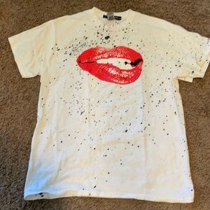 Red lip black splash t shirt